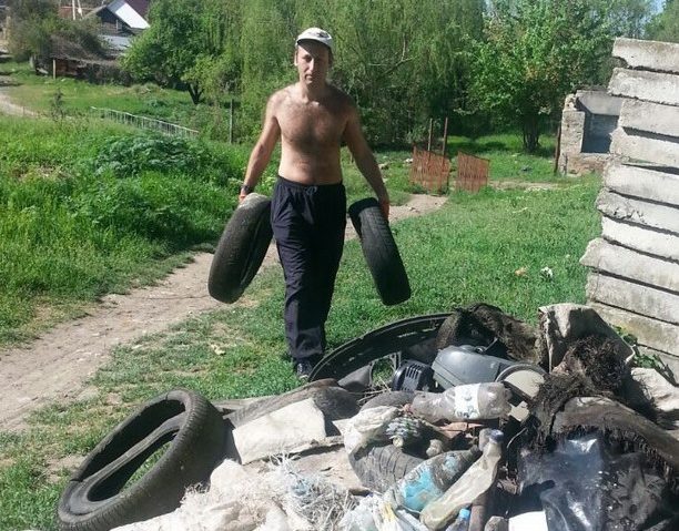 Боря несем покрышки