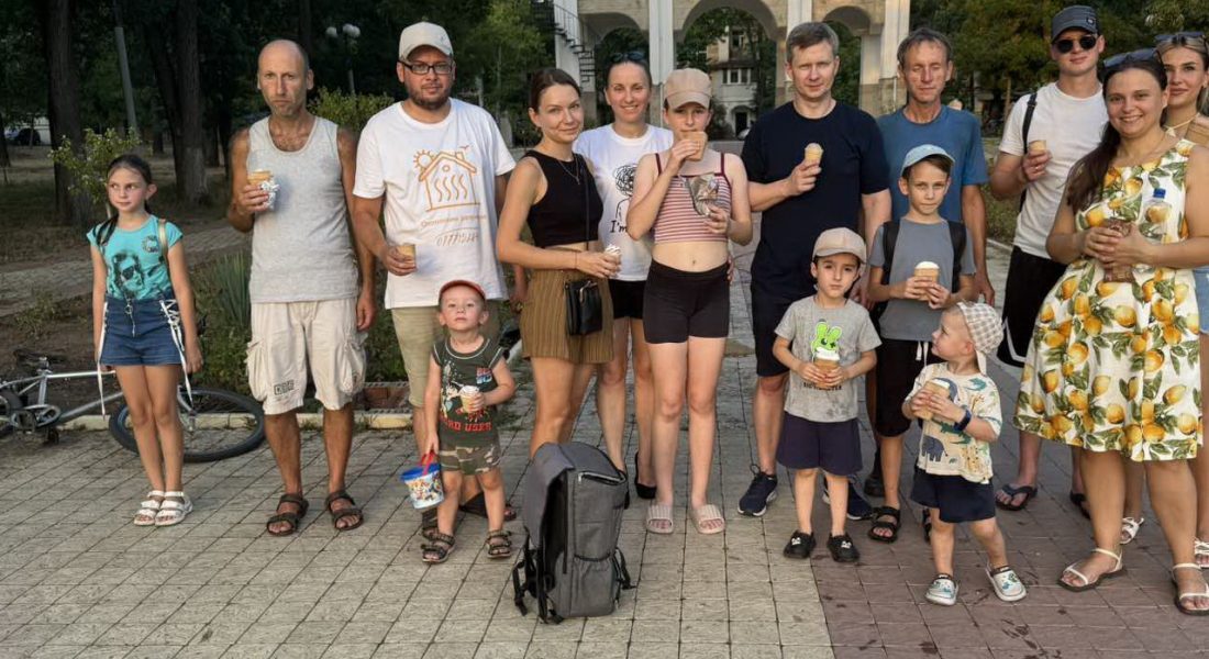 Акция "Полей меня" в парке Кирова.